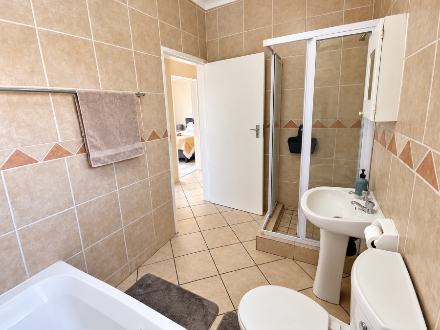 To Let 2 Bedroom Property for Rent in Vorna Valley Gauteng