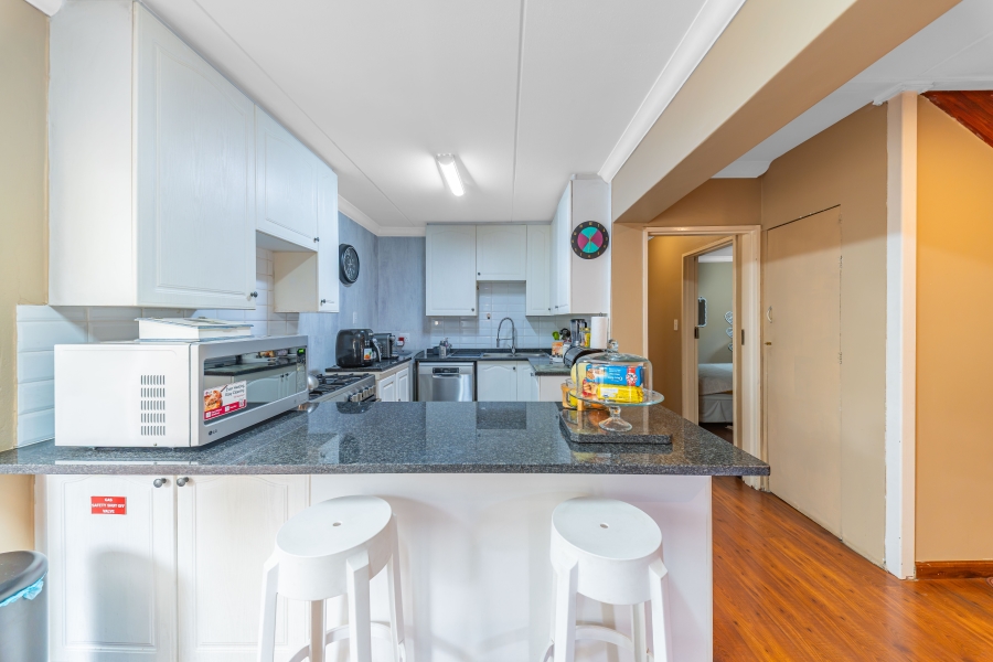 To Let 4 Bedroom Property for Rent in Lonehill Gauteng