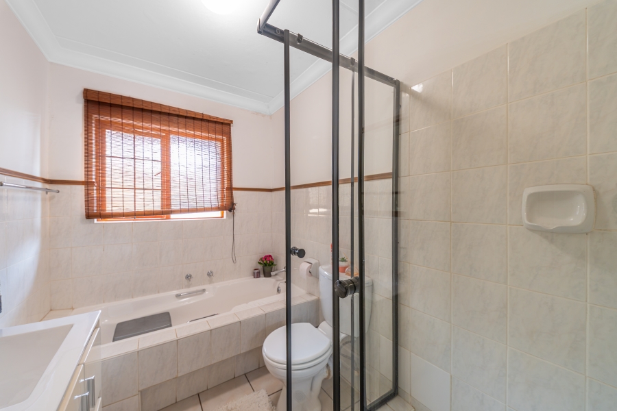 To Let 4 Bedroom Property for Rent in Lonehill Gauteng