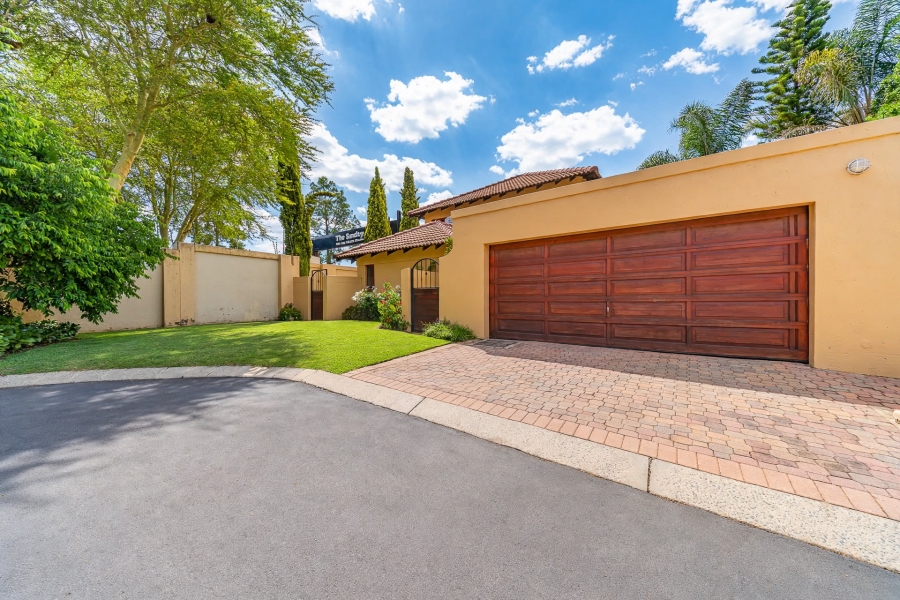 To Let 4 Bedroom Property for Rent in Lonehill Gauteng