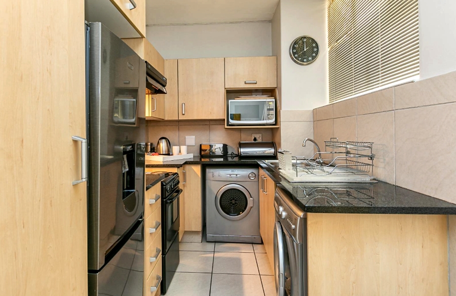 To Let 1 Bedroom Property for Rent in Illovo Gauteng