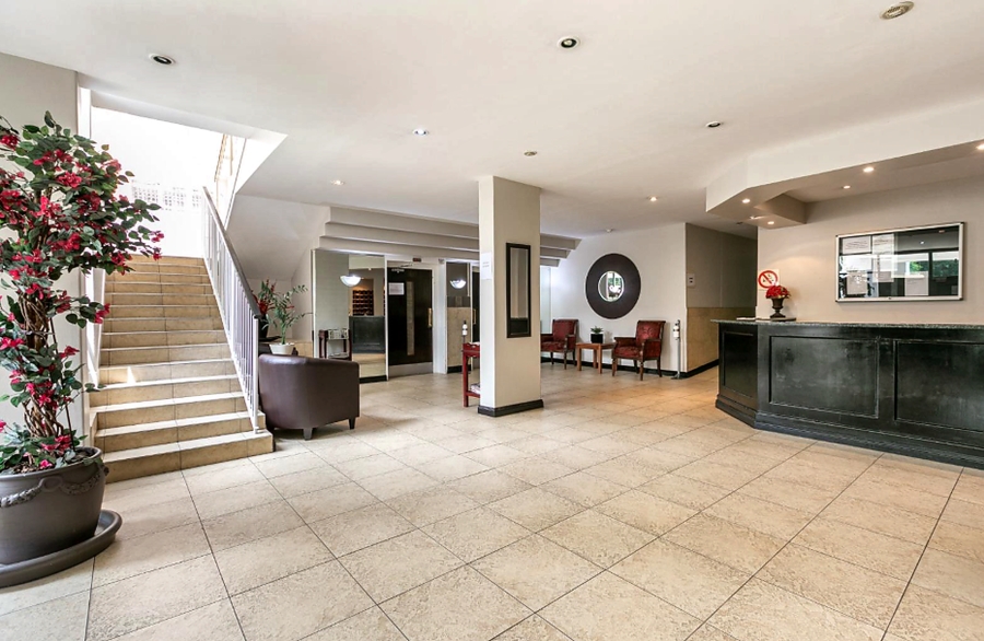 To Let 1 Bedroom Property for Rent in Illovo Gauteng