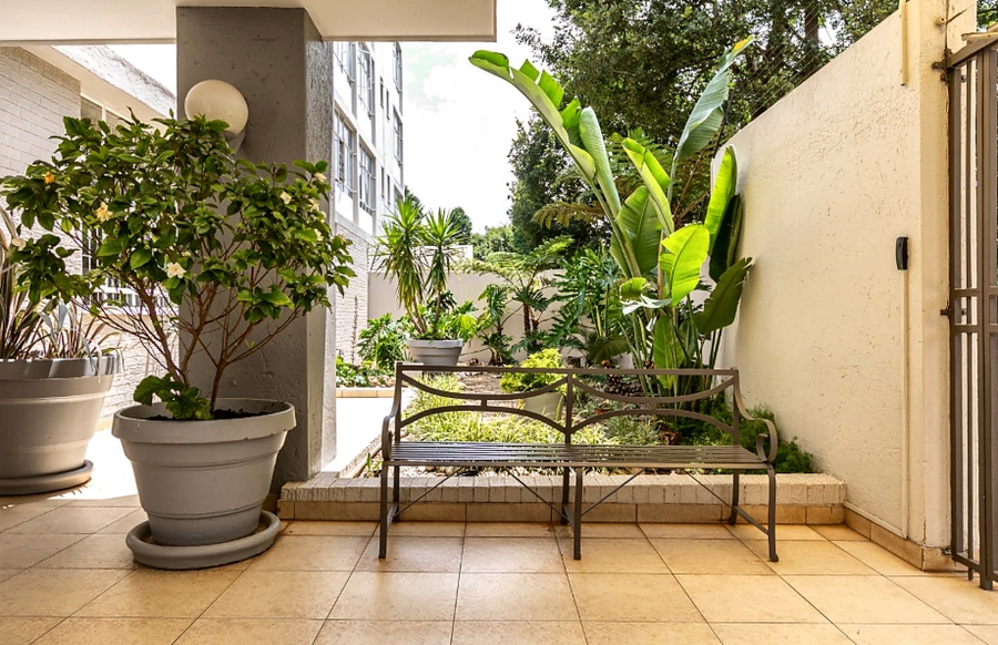 To Let 1 Bedroom Property for Rent in Illovo Gauteng