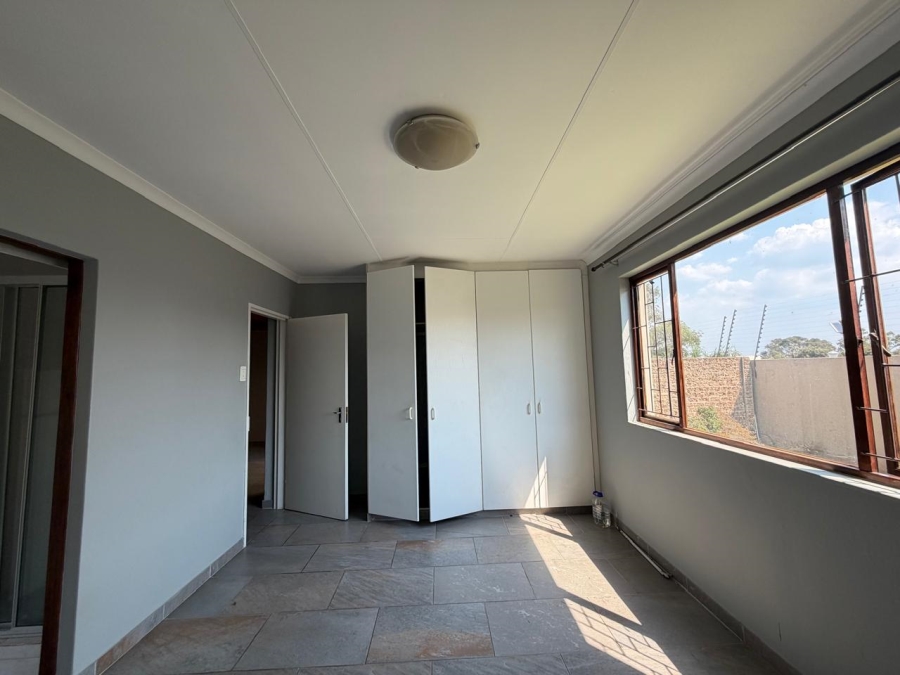 3 Bedroom Property for Sale in Halfway Gardens Gauteng