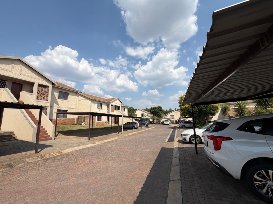 3 Bedroom Property for Sale in Halfway Gardens Gauteng