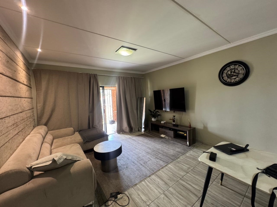 To Let 3 Bedroom Property for Rent in Noordwyk Gauteng