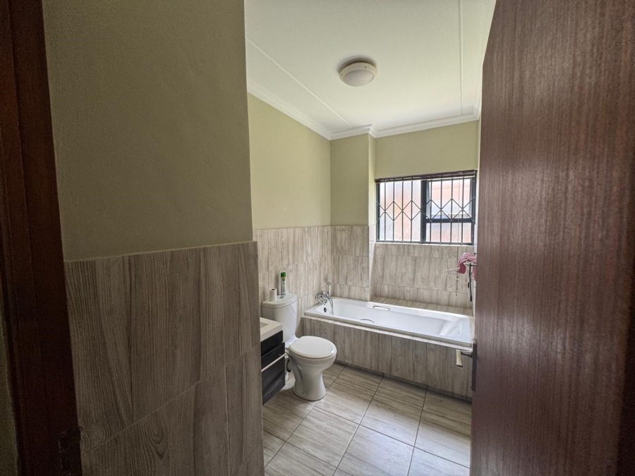 To Let 3 Bedroom Property for Rent in Noordwyk Gauteng