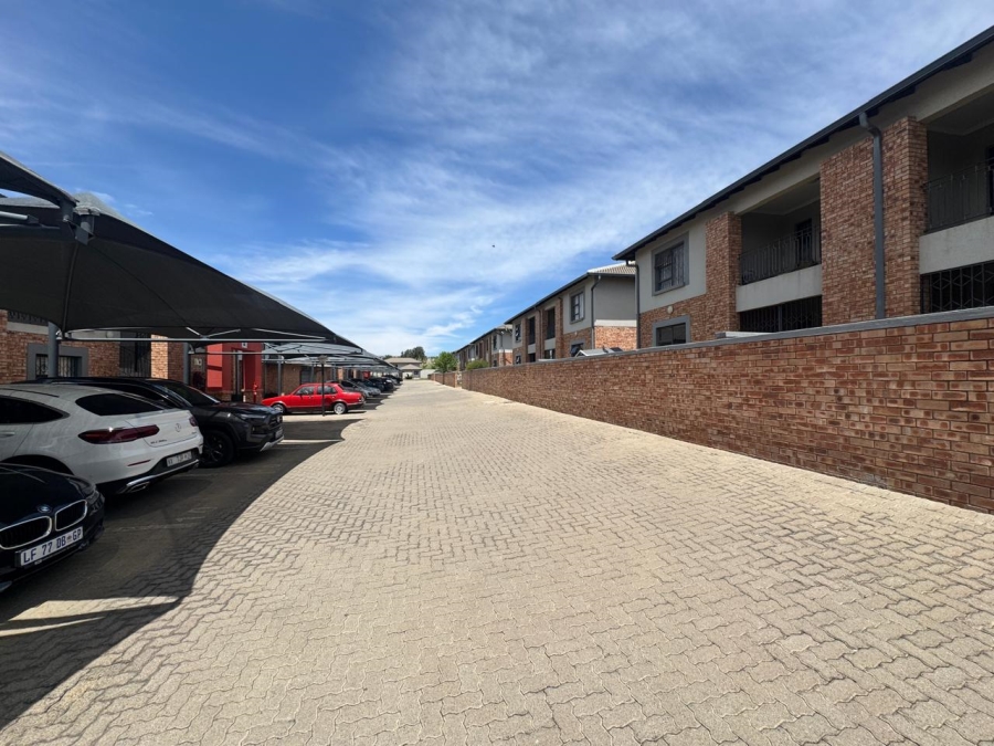 To Let 3 Bedroom Property for Rent in Noordwyk Gauteng
