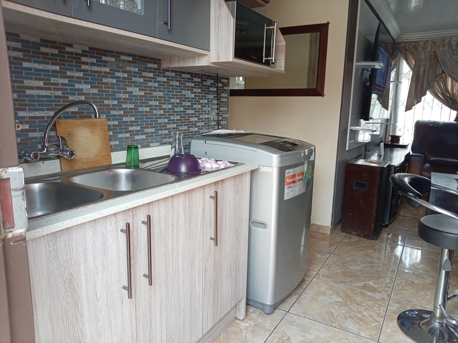 3 Bedroom Property for Sale in Crystal Park Gauteng