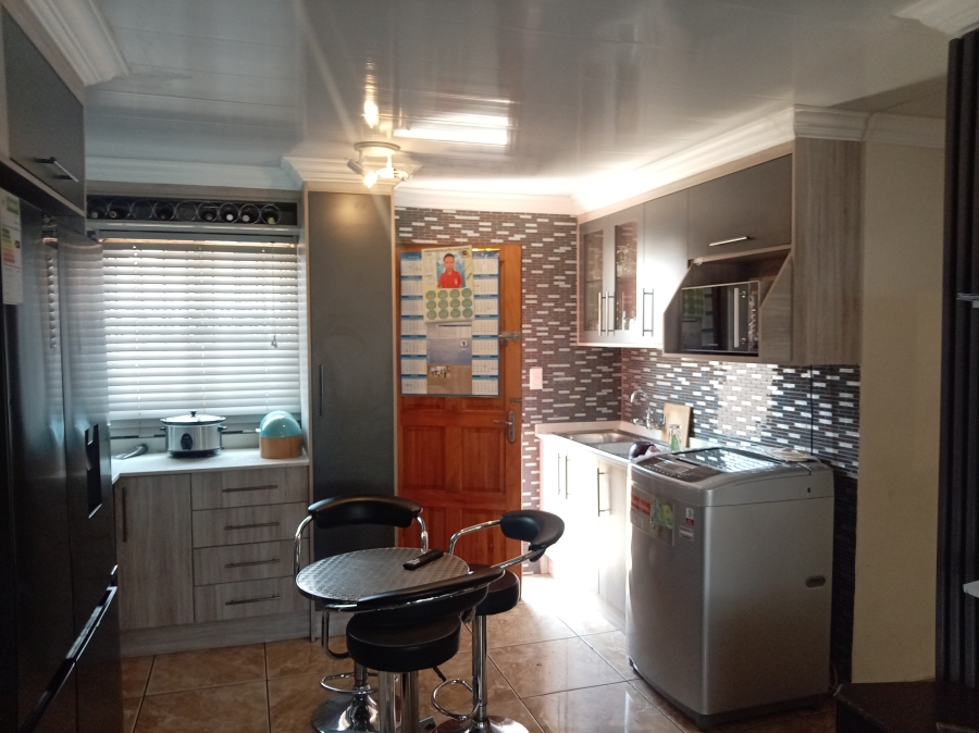 3 Bedroom Property for Sale in Crystal Park Gauteng