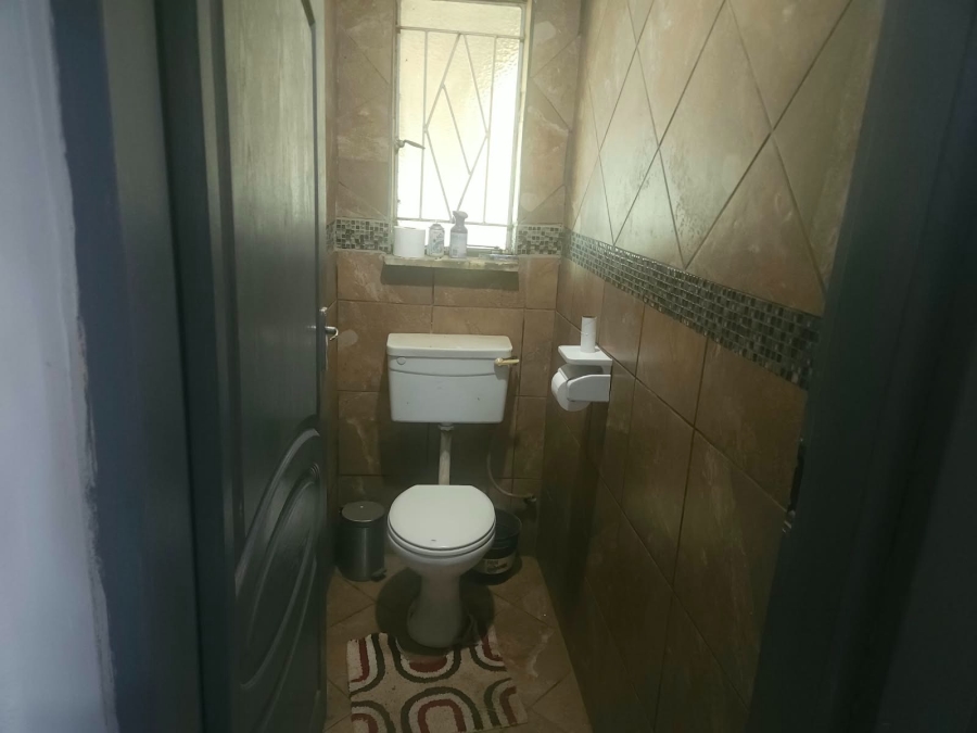 4 Bedroom Property for Sale in Louisrus Gauteng