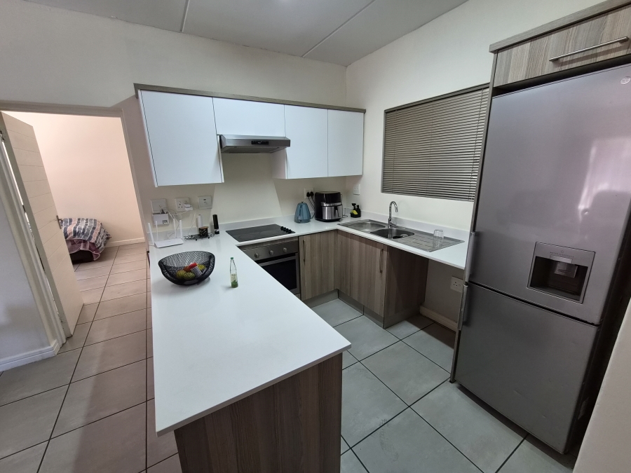 2 Bedroom Property for Sale in Die Hoewes Gauteng