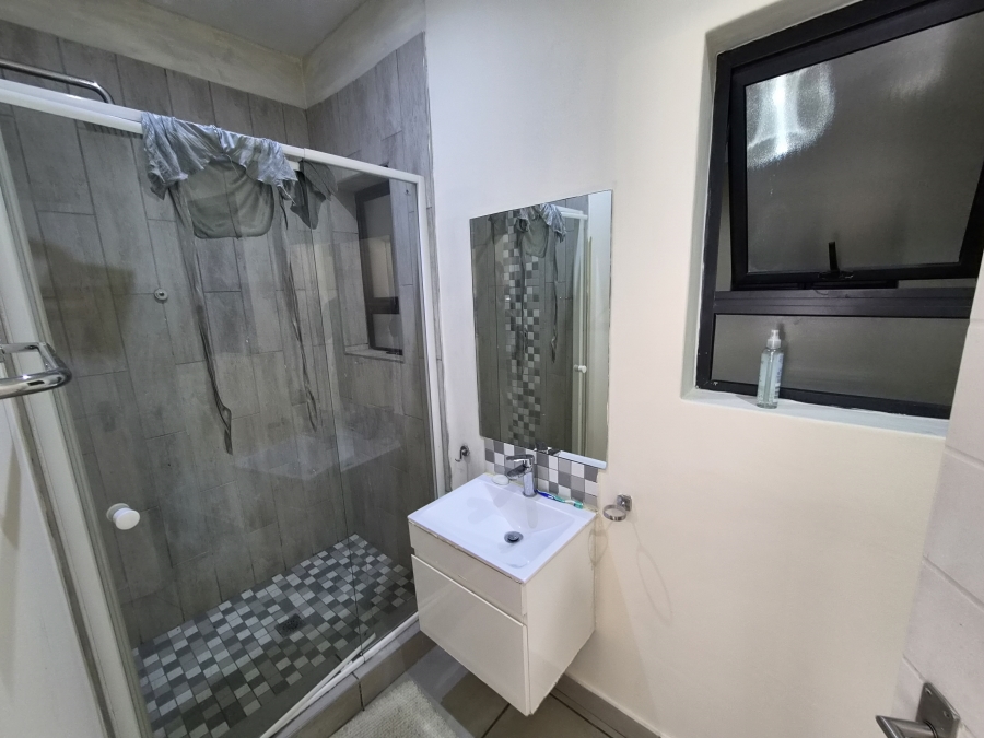 2 Bedroom Property for Sale in Die Hoewes Gauteng