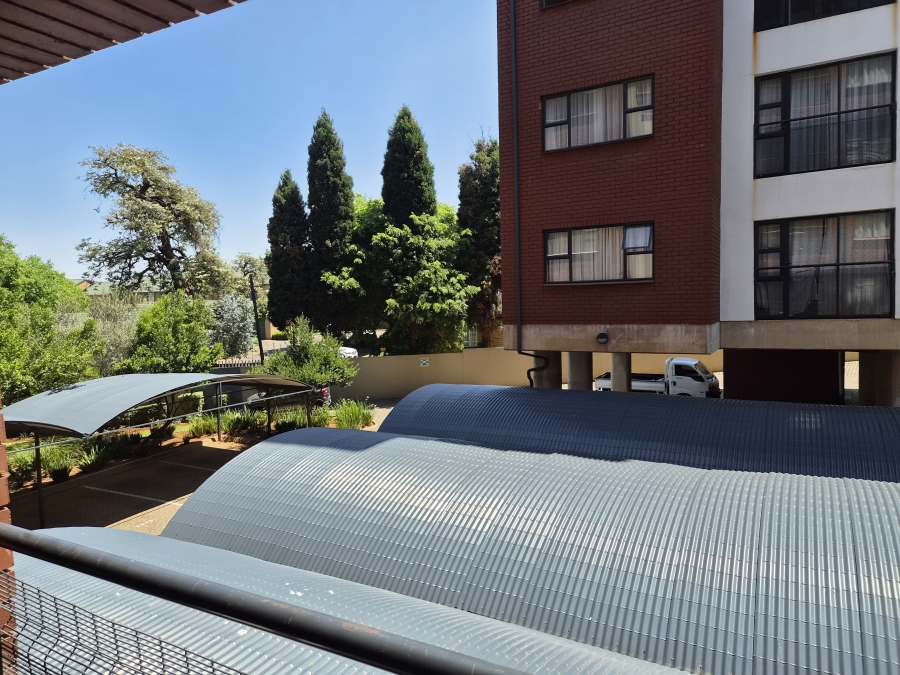 2 Bedroom Property for Sale in Die Hoewes Gauteng