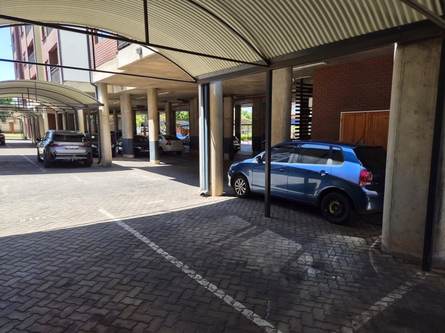 2 Bedroom Property for Sale in Die Hoewes Gauteng