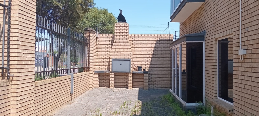 To Let Commercial Property for Rent in North Riding Gauteng