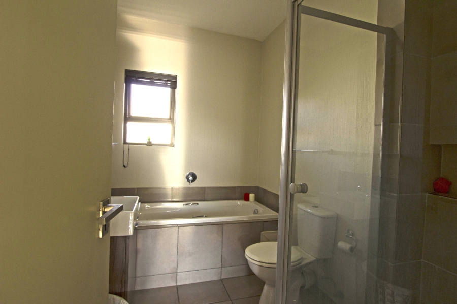 To Let 2 Bedroom Property for Rent in Fourways Gauteng