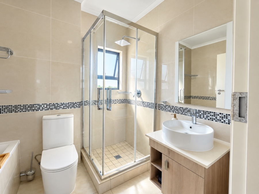 To Let 2 Bedroom Property for Rent in North Riding Gauteng