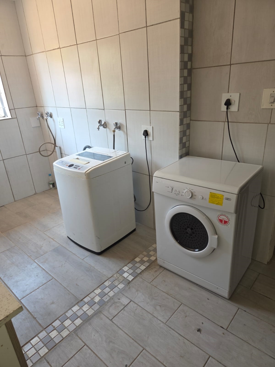 3 Bedroom Property for Sale in Rooihuiskraal Gauteng