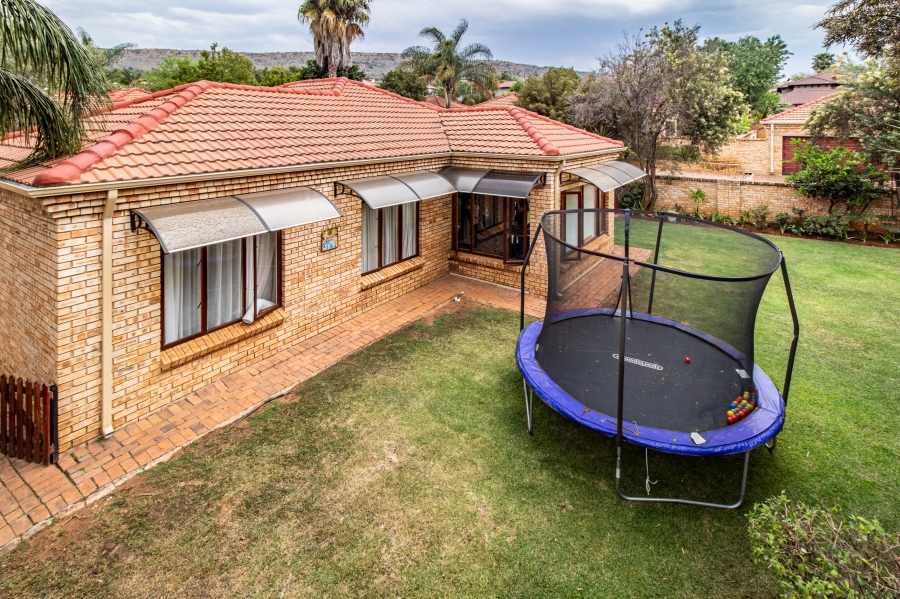 3 Bedroom Property for Sale in Pinehaven Gauteng