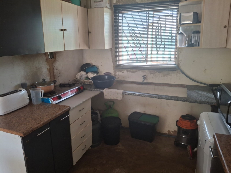 9 Bedroom Property for Sale in Helikonpark Gauteng