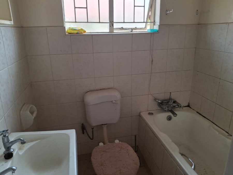 9 Bedroom Property for Sale in Helikonpark Gauteng