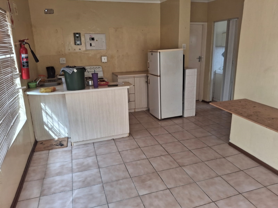 9 Bedroom Property for Sale in Helikonpark Gauteng