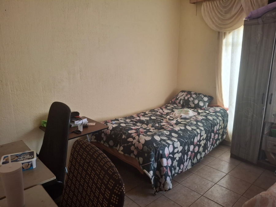 9 Bedroom Property for Sale in Helikonpark Gauteng