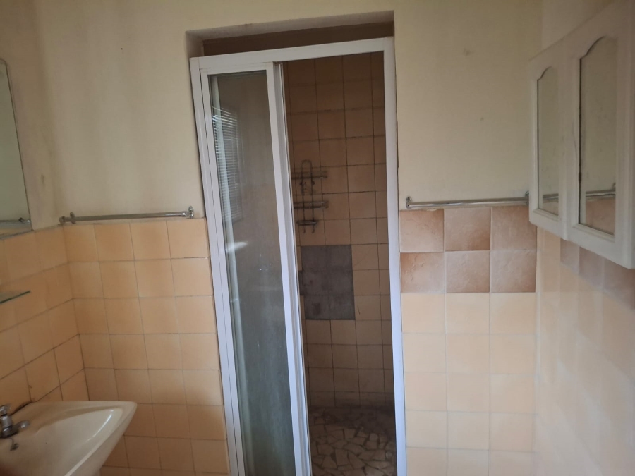9 Bedroom Property for Sale in Helikonpark Gauteng