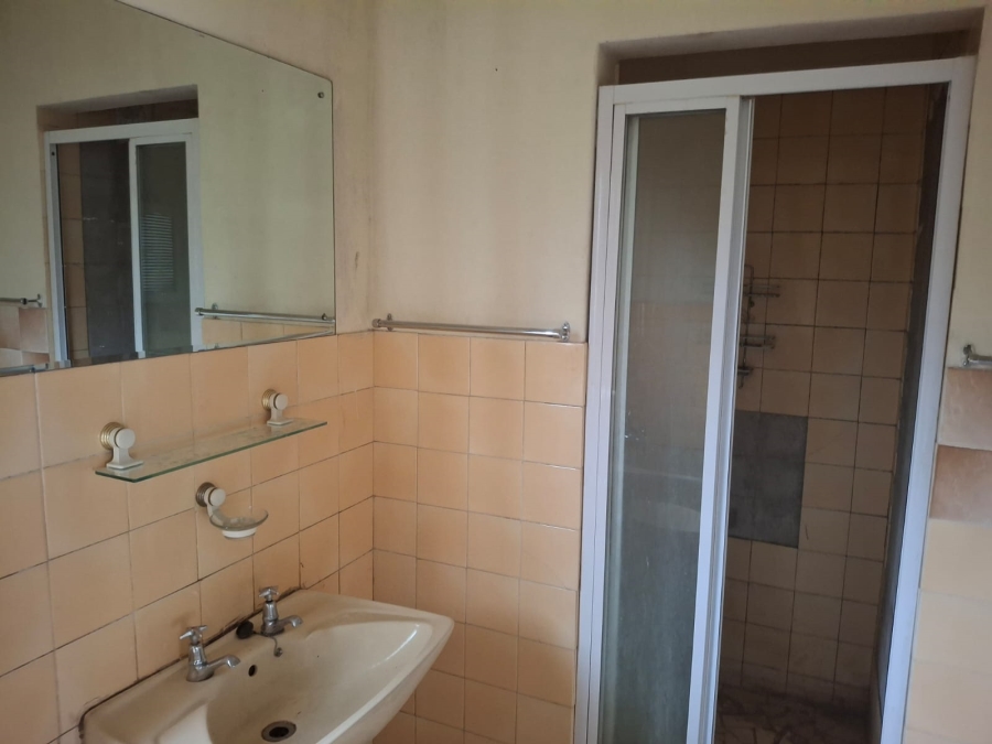 9 Bedroom Property for Sale in Helikonpark Gauteng