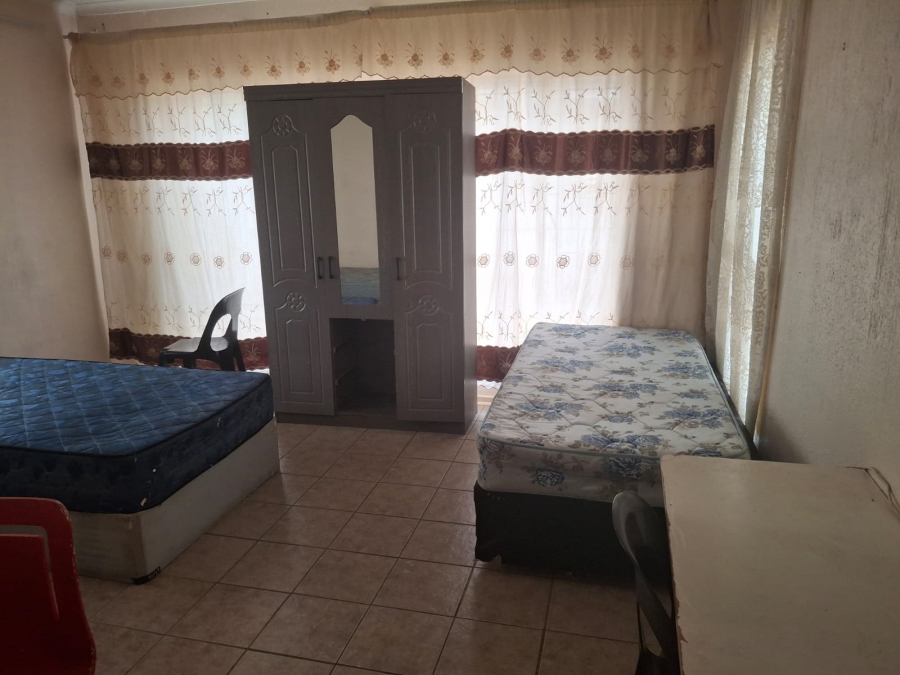 9 Bedroom Property for Sale in Helikonpark Gauteng