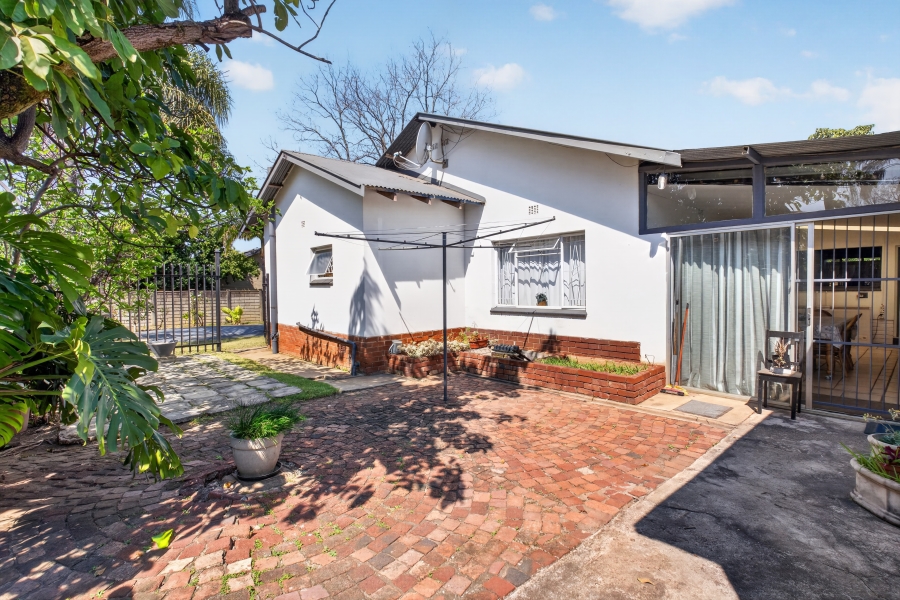 5 Bedroom Property for Sale in Waverley Gauteng