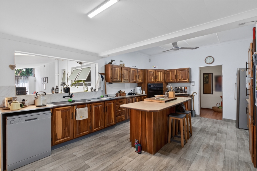 5 Bedroom Property for Sale in Waverley Gauteng