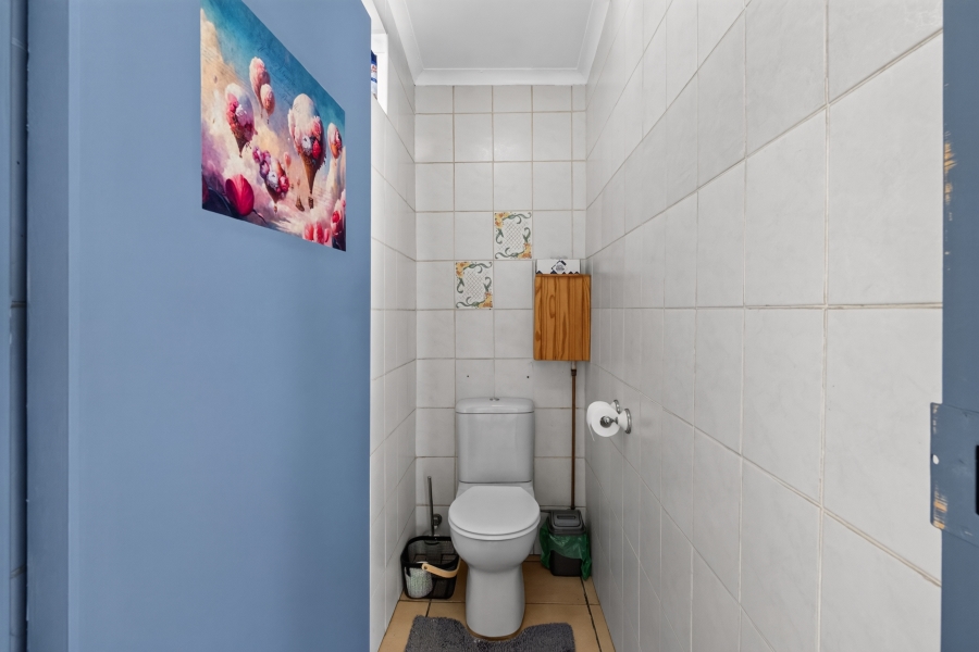 5 Bedroom Property for Sale in Waverley Gauteng