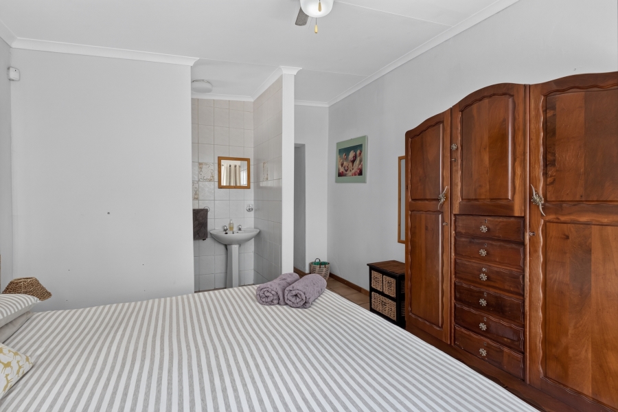 5 Bedroom Property for Sale in Waverley Gauteng