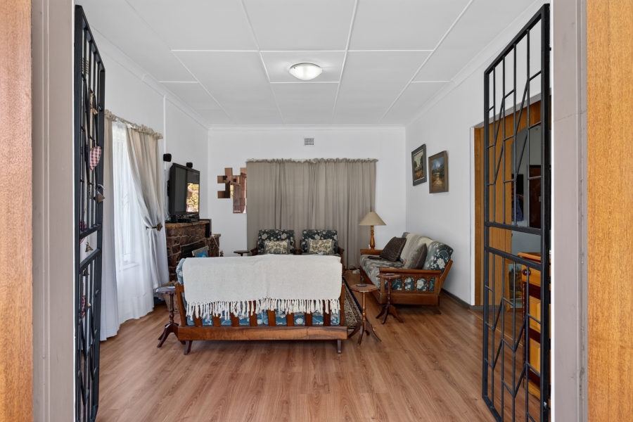 5 Bedroom Property for Sale in Waverley Gauteng