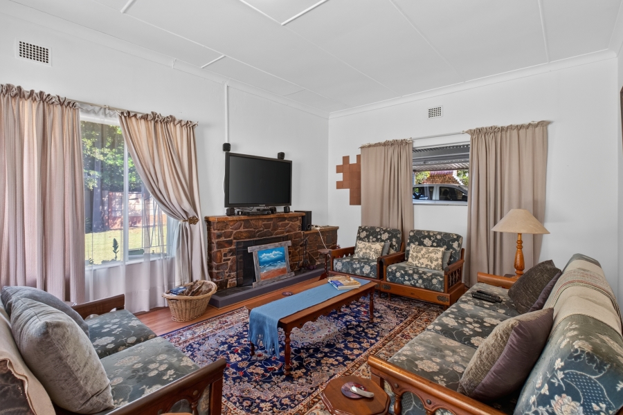 5 Bedroom Property for Sale in Waverley Gauteng