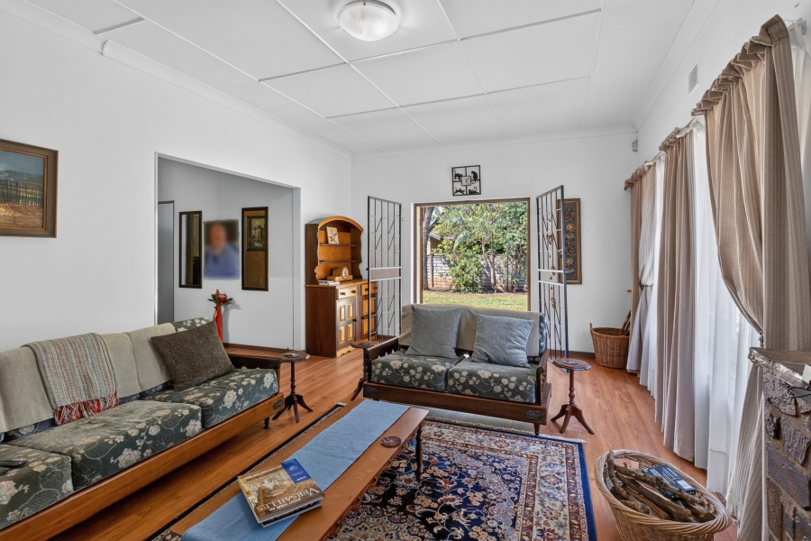 5 Bedroom Property for Sale in Waverley Gauteng