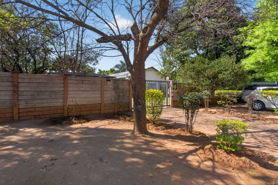 5 Bedroom Property for Sale in Waverley Gauteng