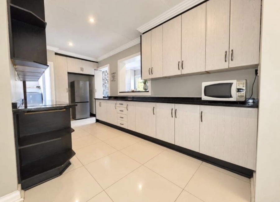 4 Bedroom Property for Sale in Brackendowns Gauteng