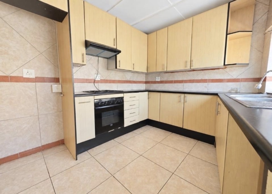 4 Bedroom Property for Sale in Brackendowns Gauteng