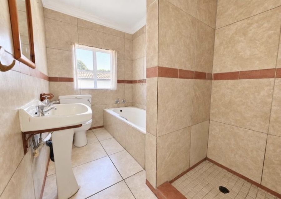 4 Bedroom Property for Sale in Brackendowns Gauteng