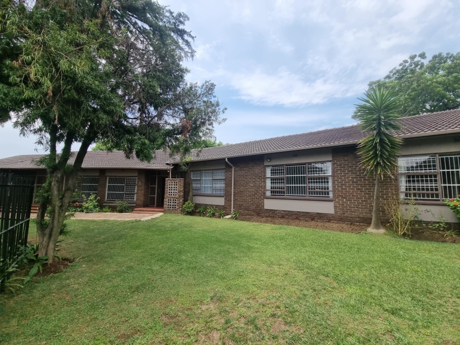 4 Bedroom Property for Sale in Parkhill Gardens Gauteng