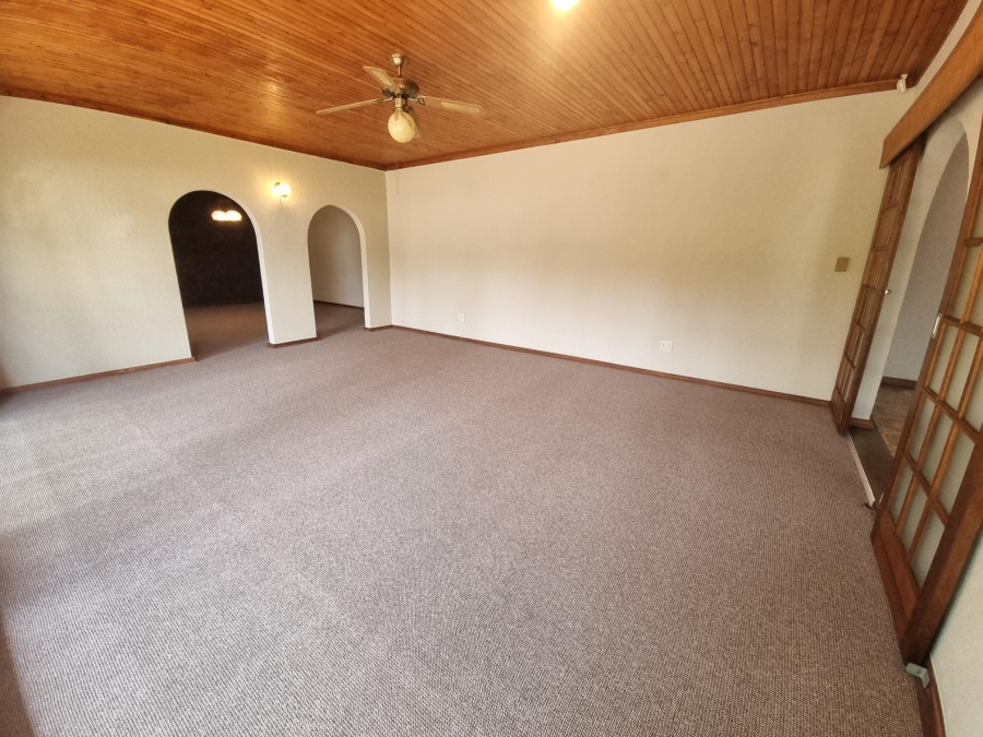 4 Bedroom Property for Sale in Parkhill Gardens Gauteng