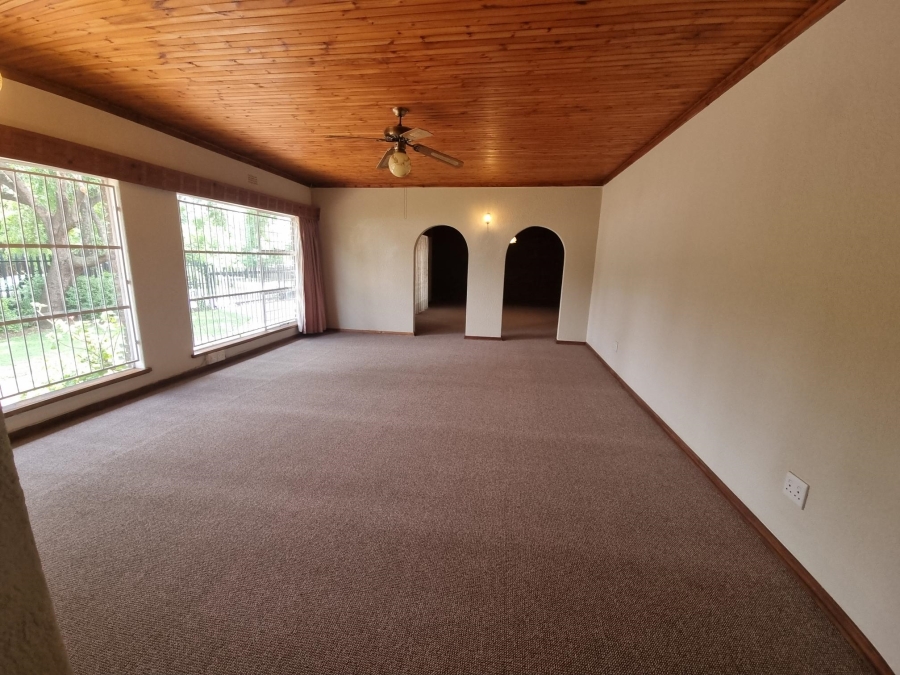 4 Bedroom Property for Sale in Parkhill Gardens Gauteng