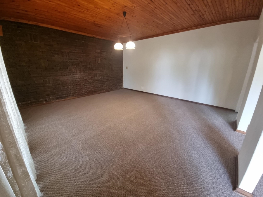 4 Bedroom Property for Sale in Parkhill Gardens Gauteng