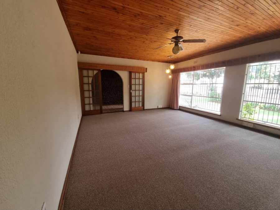 4 Bedroom Property for Sale in Parkhill Gardens Gauteng