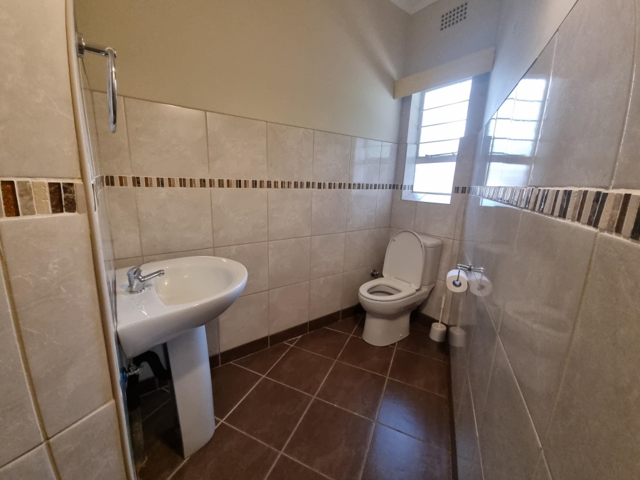 4 Bedroom Property for Sale in Parkhill Gardens Gauteng