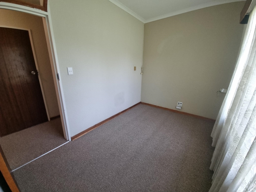 4 Bedroom Property for Sale in Parkhill Gardens Gauteng