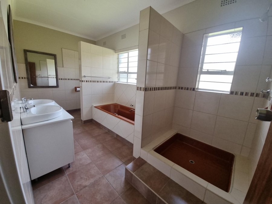 4 Bedroom Property for Sale in Parkhill Gardens Gauteng